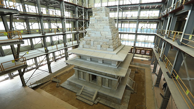 ▲미륵사지 석탑, 6월 20일, 보수공사를 끝내고 공개된 모습